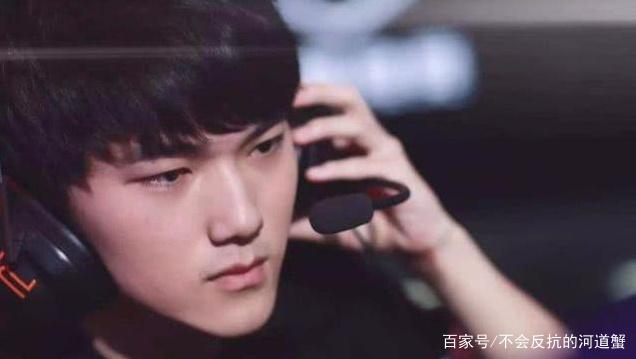 FoFo ：赛前有和Jiejie聊天，今天很顺利没被他抓到
