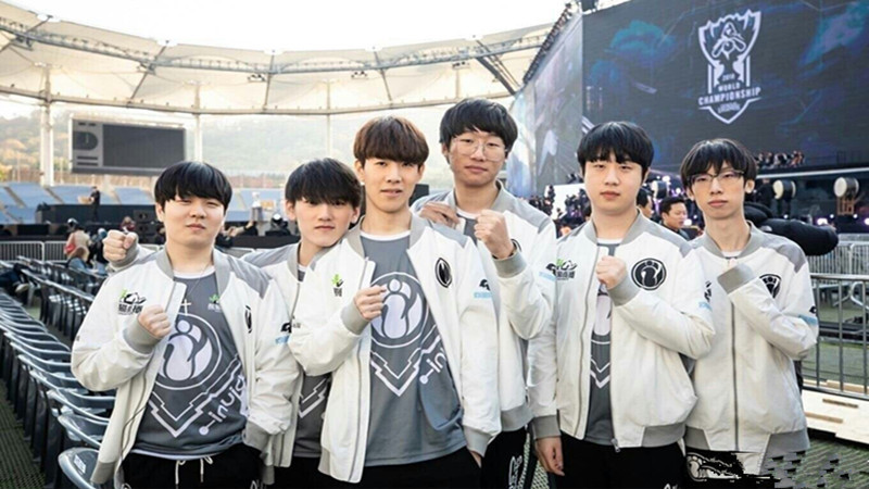 传奇杯赛程公布：小组赛将于11月15日开始， Uzi 带领球队对阵卫冕冠军BL战队