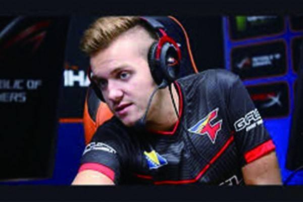 Hope下路组谈失利：对线细节处理的不好，下路前期碰撞也没有打过