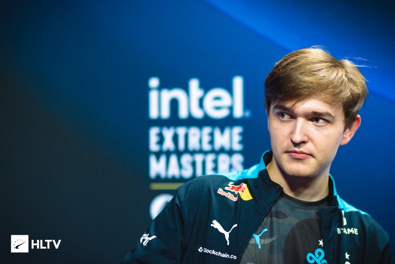 LCS赛区的100 Thieves战队今天官宣了教练组大名单